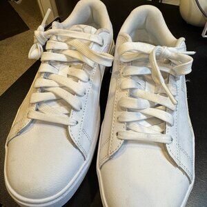 Puma Women's Smash Platform V2 Comfort Sneakers